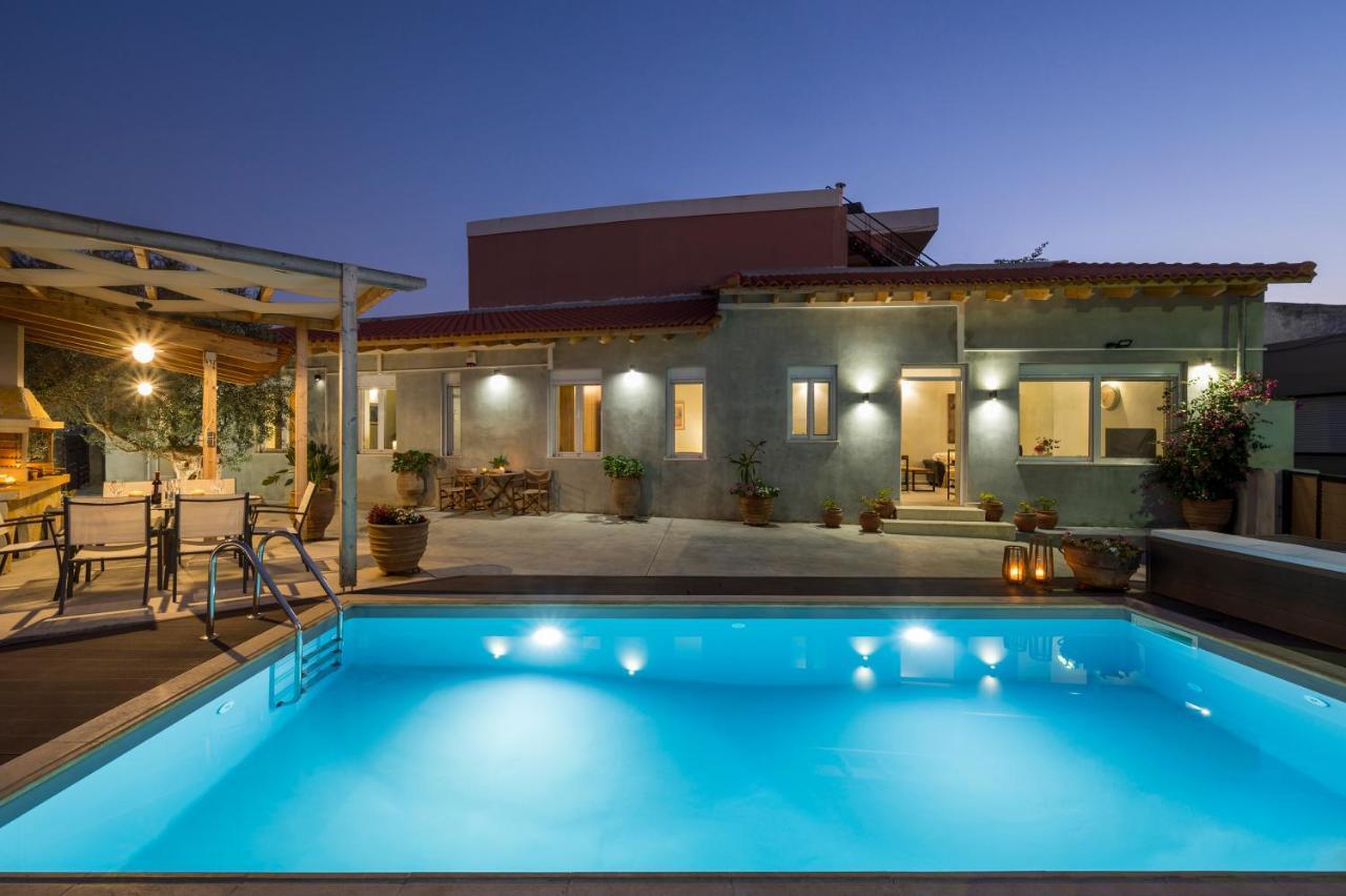 Villa Roxanne Galatás Exteriér fotografie