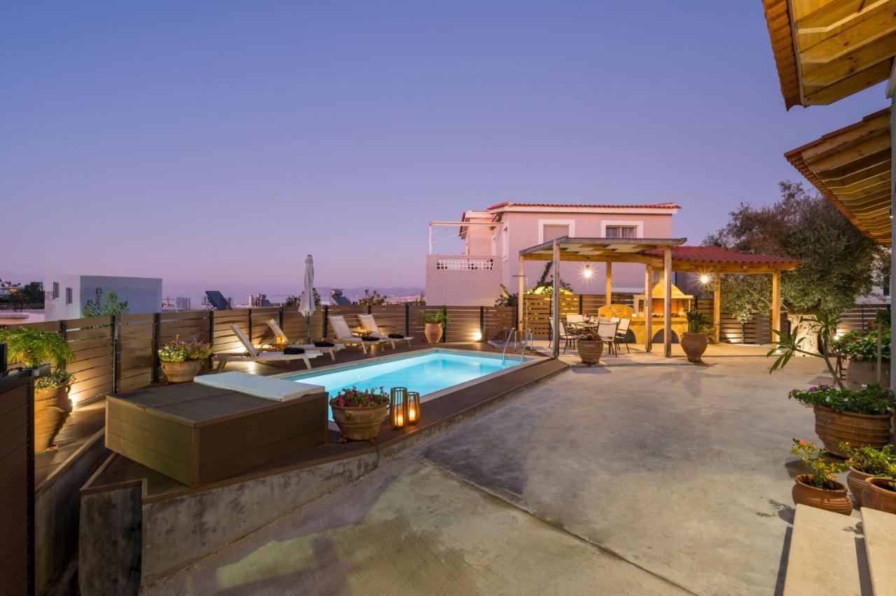 Villa Roxanne Galatás Exteriér fotografie